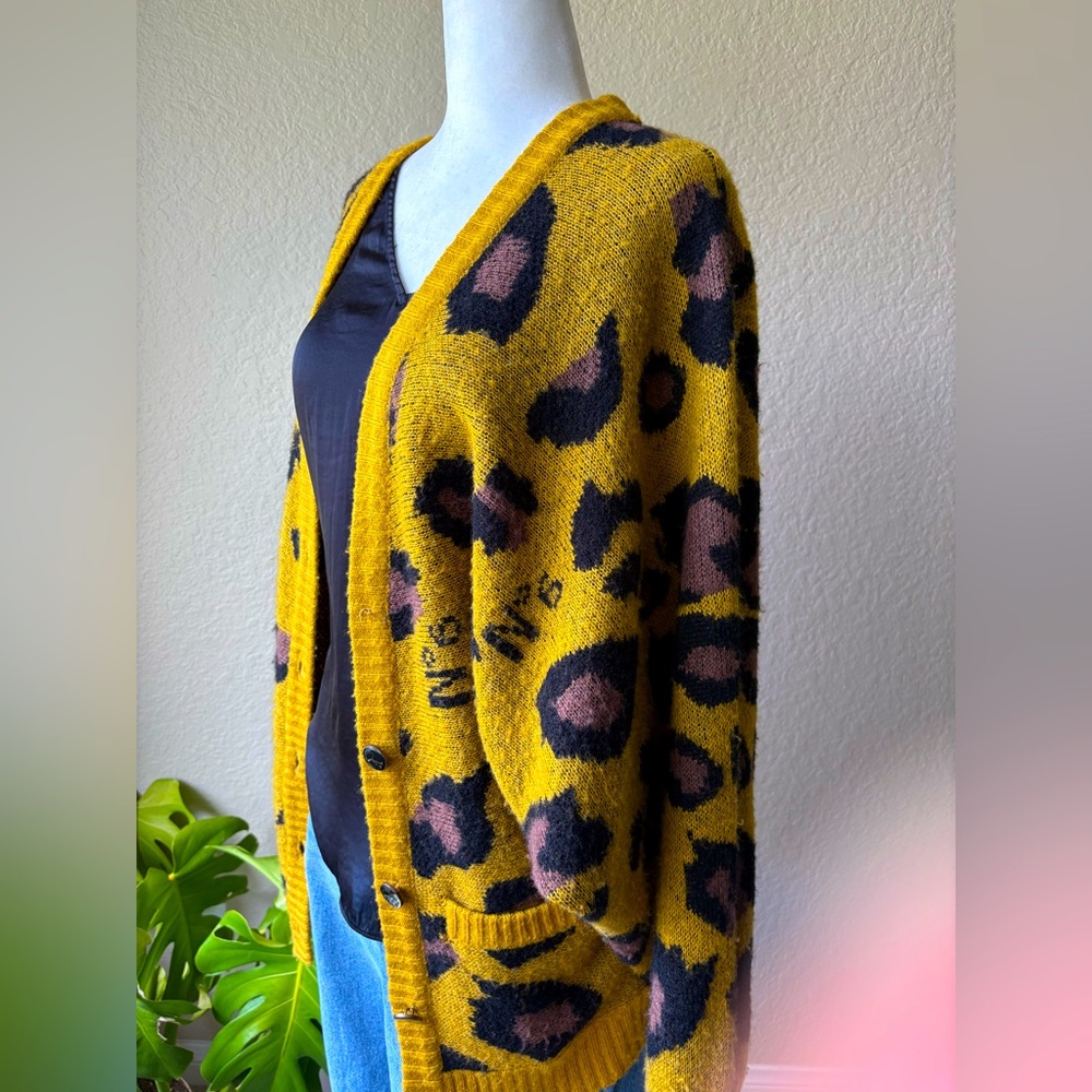 JOY RICH LOS ANGELES Leopard Print Yellow Cardigan Sweater. Oversized in SZ-S.